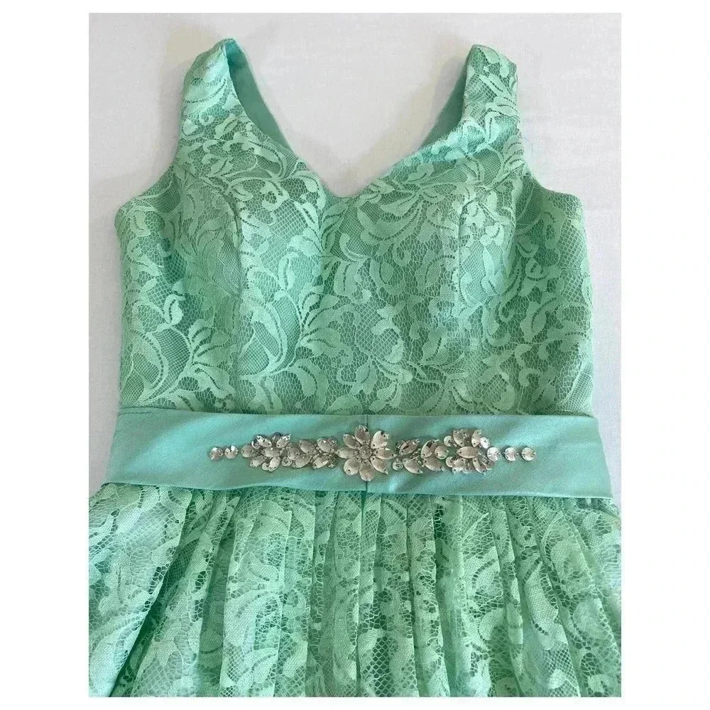 Mint Green Lace A-line Dress, Size Small w/ removable Sash & Built in Bra - Picture 4 of 11